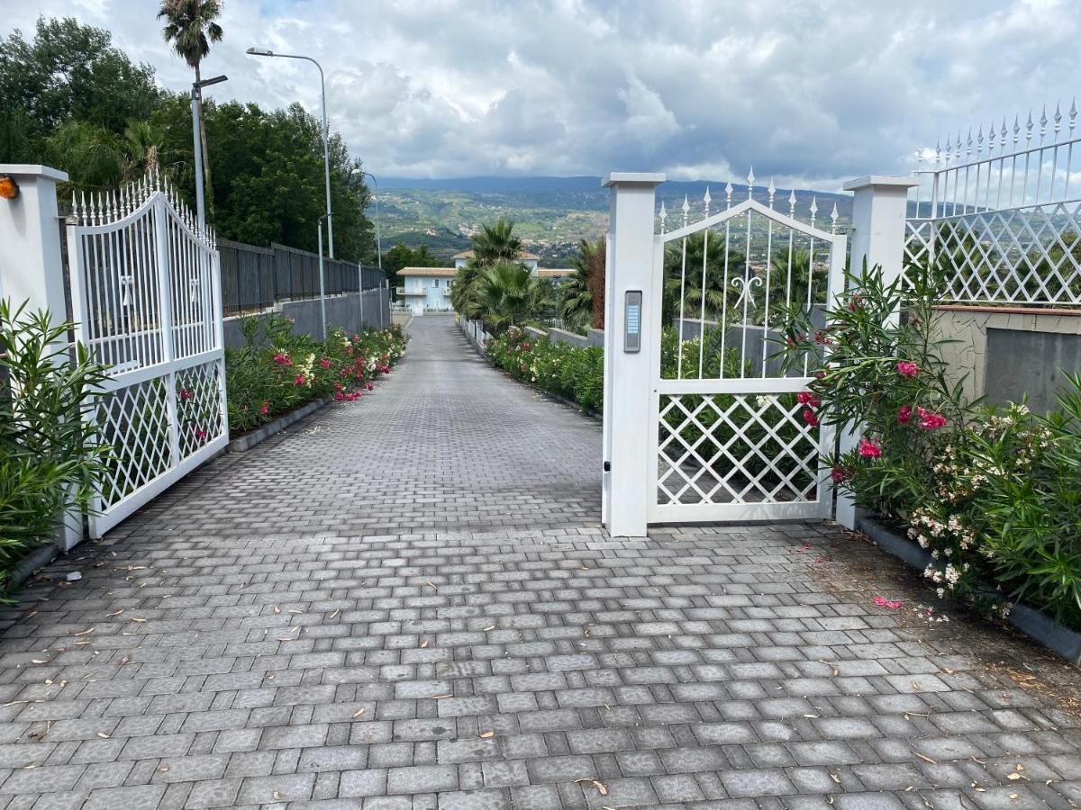 Artaleammare Villa Fondachello  Bagian luar foto