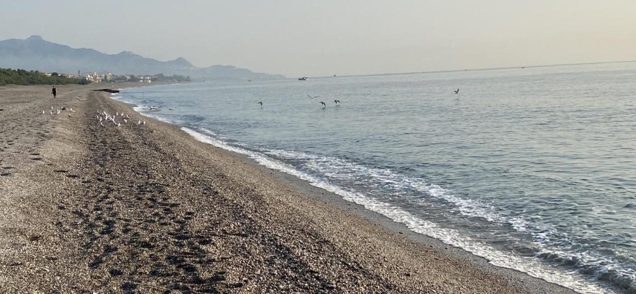 Artaleammare Villa Fondachello  Bagian luar foto